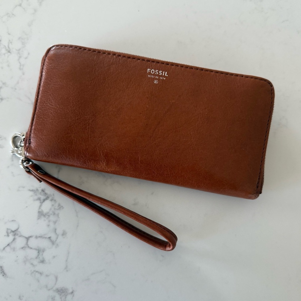 Fossil brown leather clutch wristlet